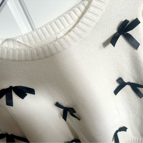 Cute bow sweater - Picture 3 of 5